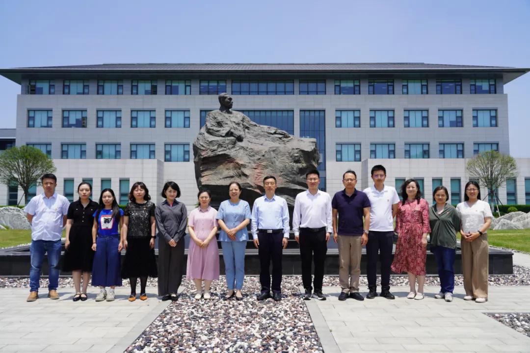 传承伟人风范 共促国际传播——恩来干部学院与南京师...