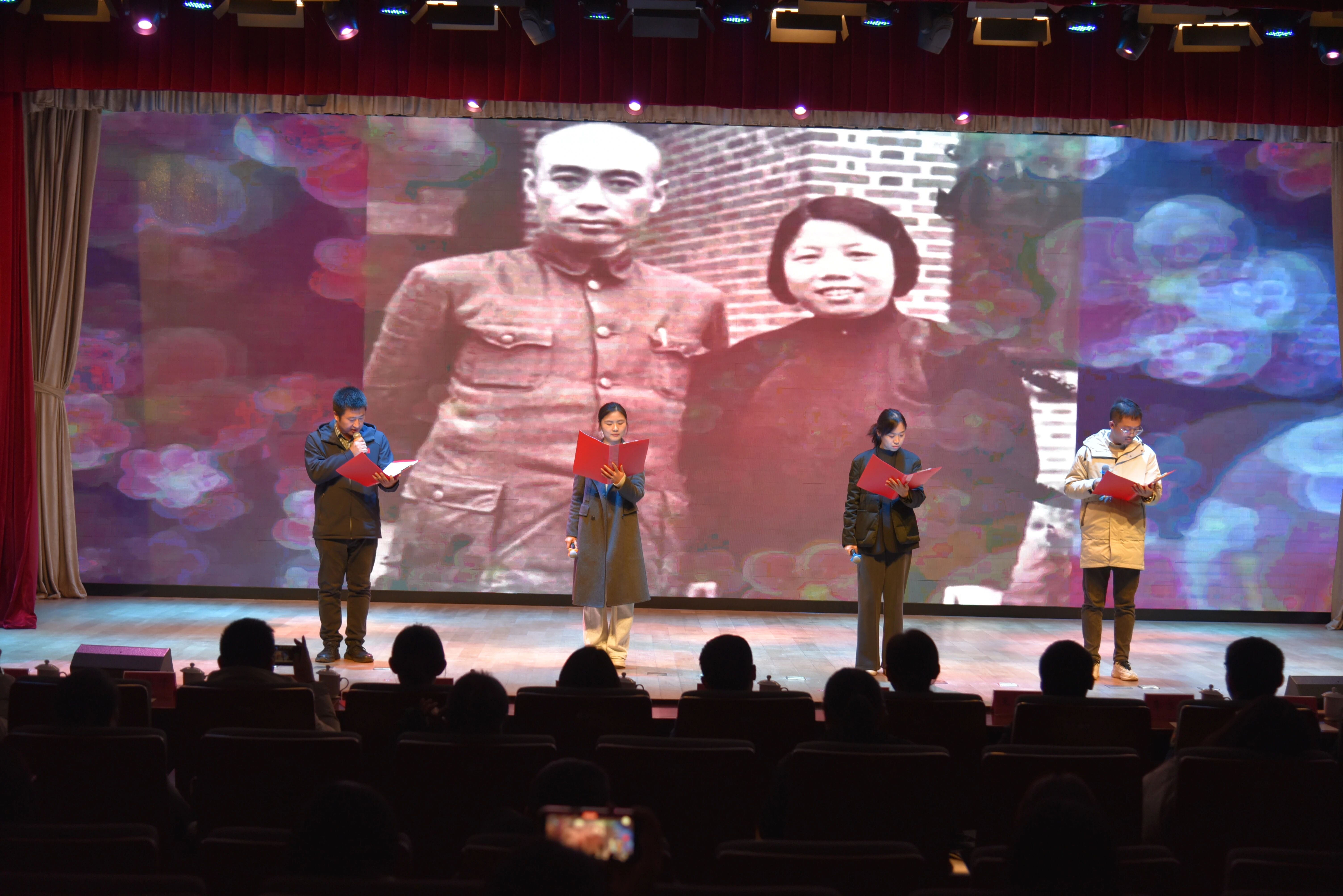 中国浦东干部学院组织年轻干部教师来我院学习交流